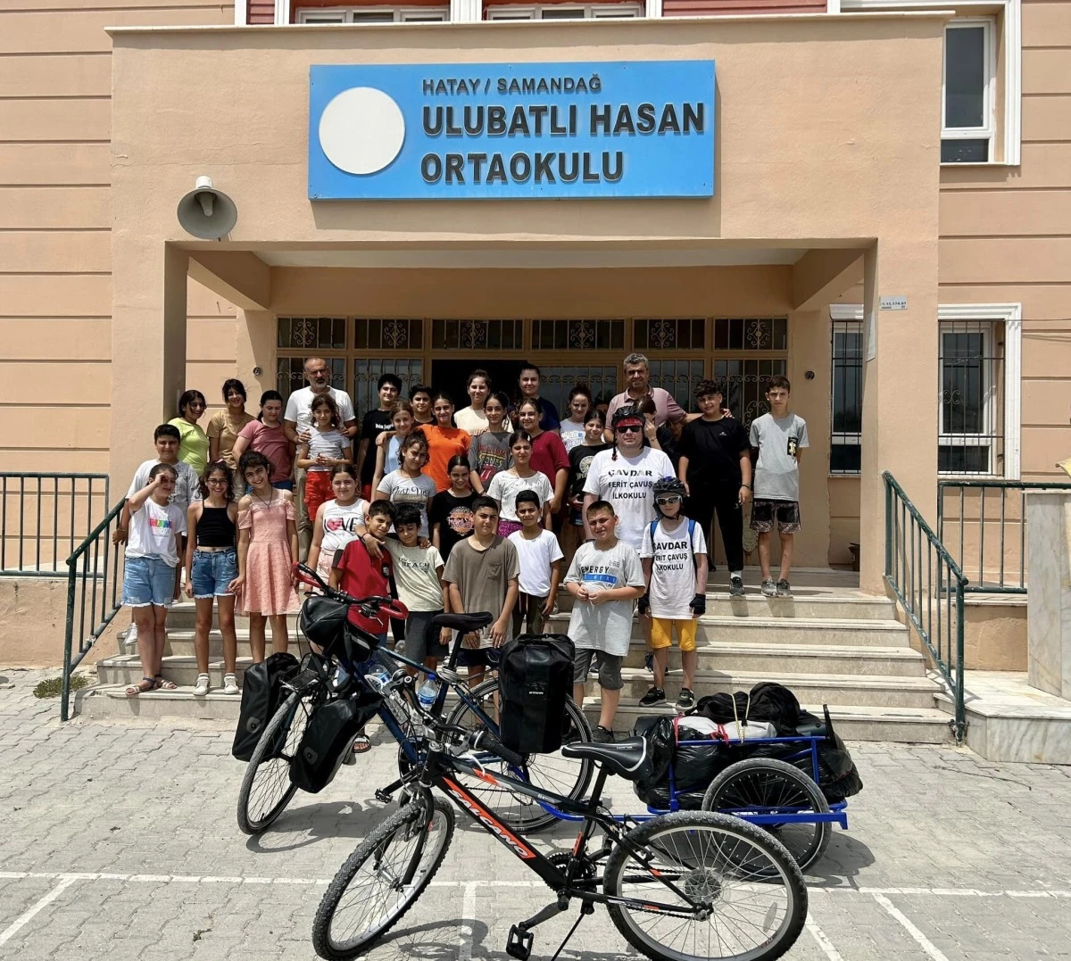 Sökeli baba-oğul, Ege'den Hatay'a bisikletle yardım köprüsü kurdu