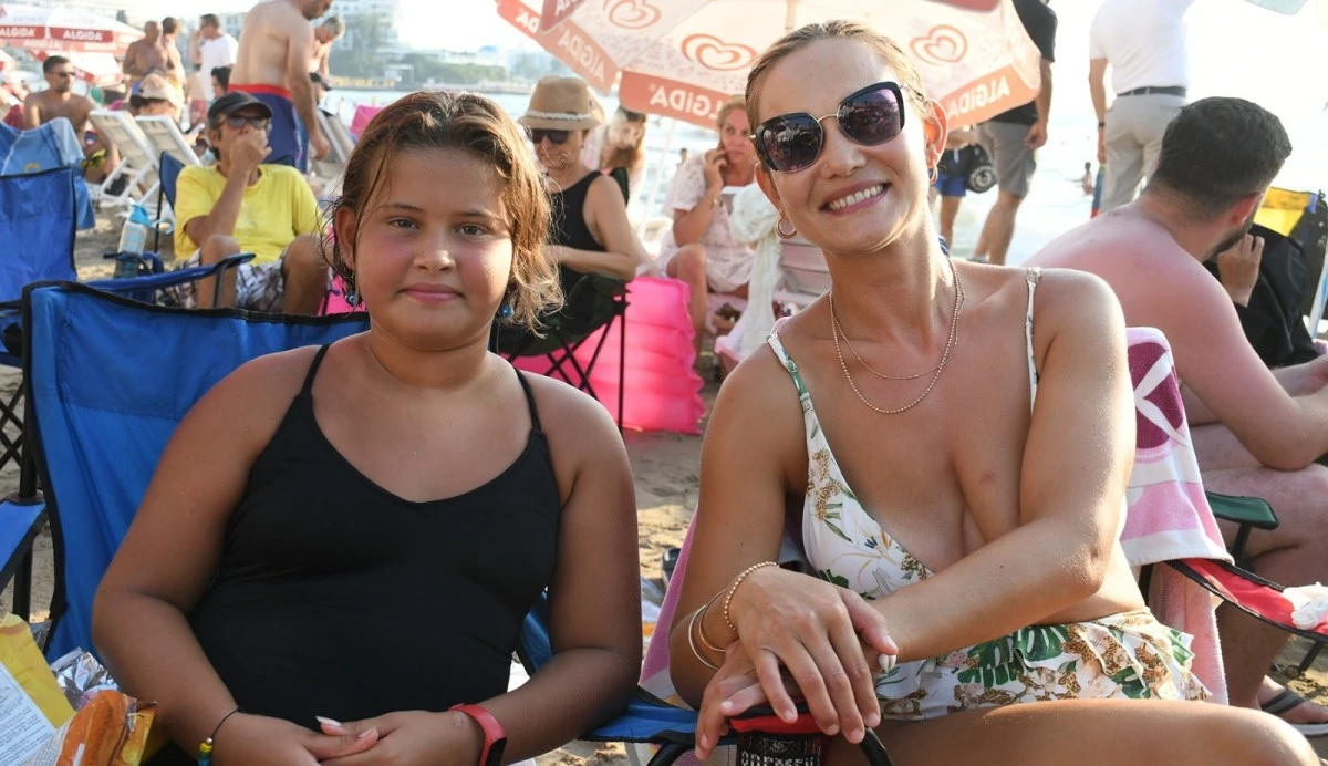 Kuşadası'nda plajlar halkın kullanımında