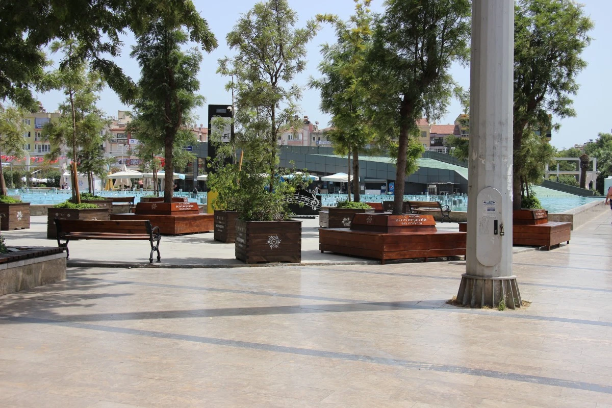 Nem ve sıcak birleşti, Aydın sokakları boş kaldı