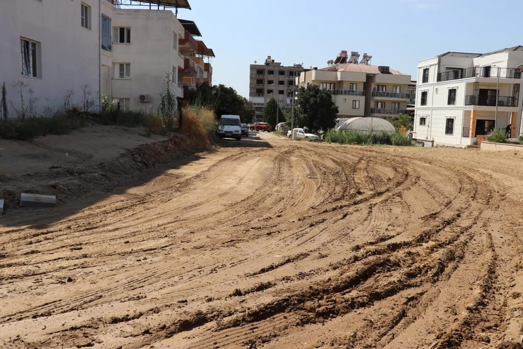 Nazilli Belediyesi Yeşil Mahalle'de yol çalışması başlattı