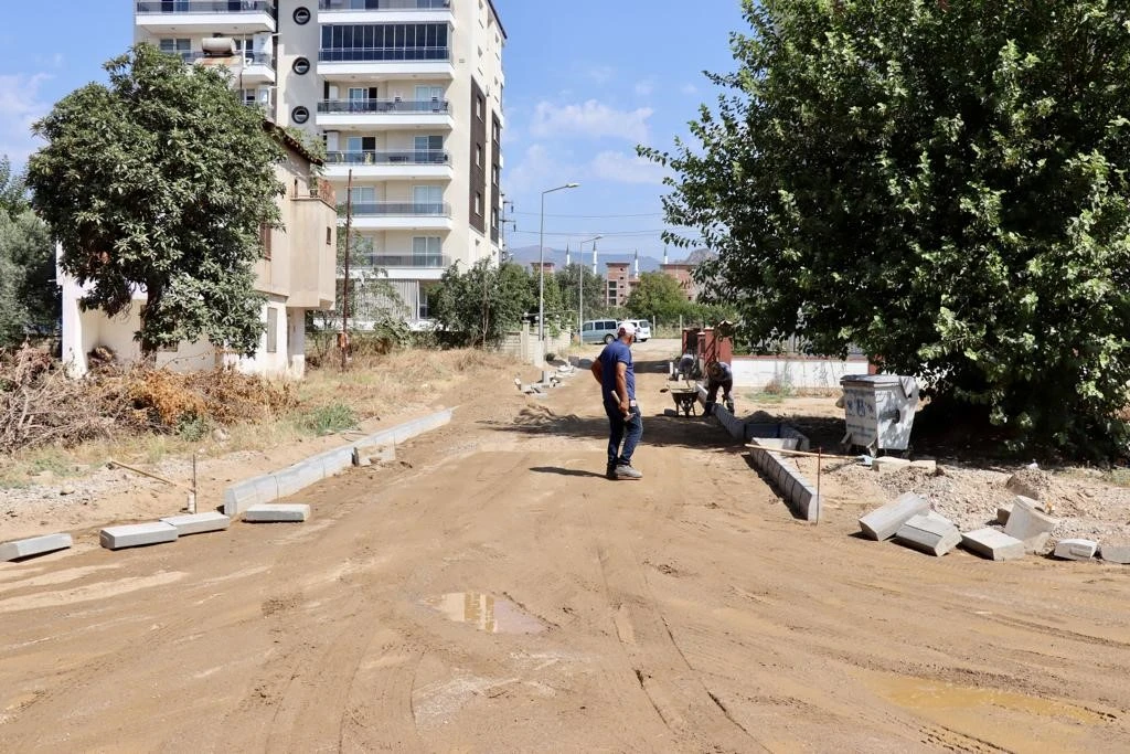 Nazilli Belediyesi Yeşil Mahalle'de yol çalışması başlattı