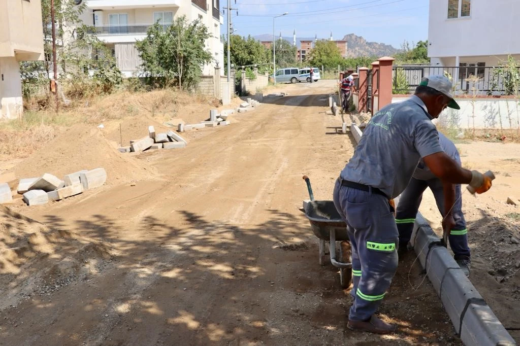 Nazilli Belediyesi Yeşil Mahalle'de yol çalışması başlattı