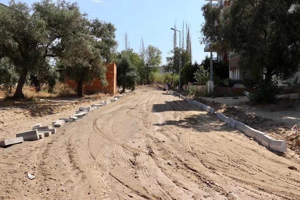 Nazilli Belediyesi Yeşil Mahalle'de yol çalışması başlattı