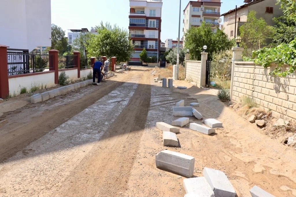 Nazilli Belediyesi Yeşil Mahalle'de yol çalışması başlattı