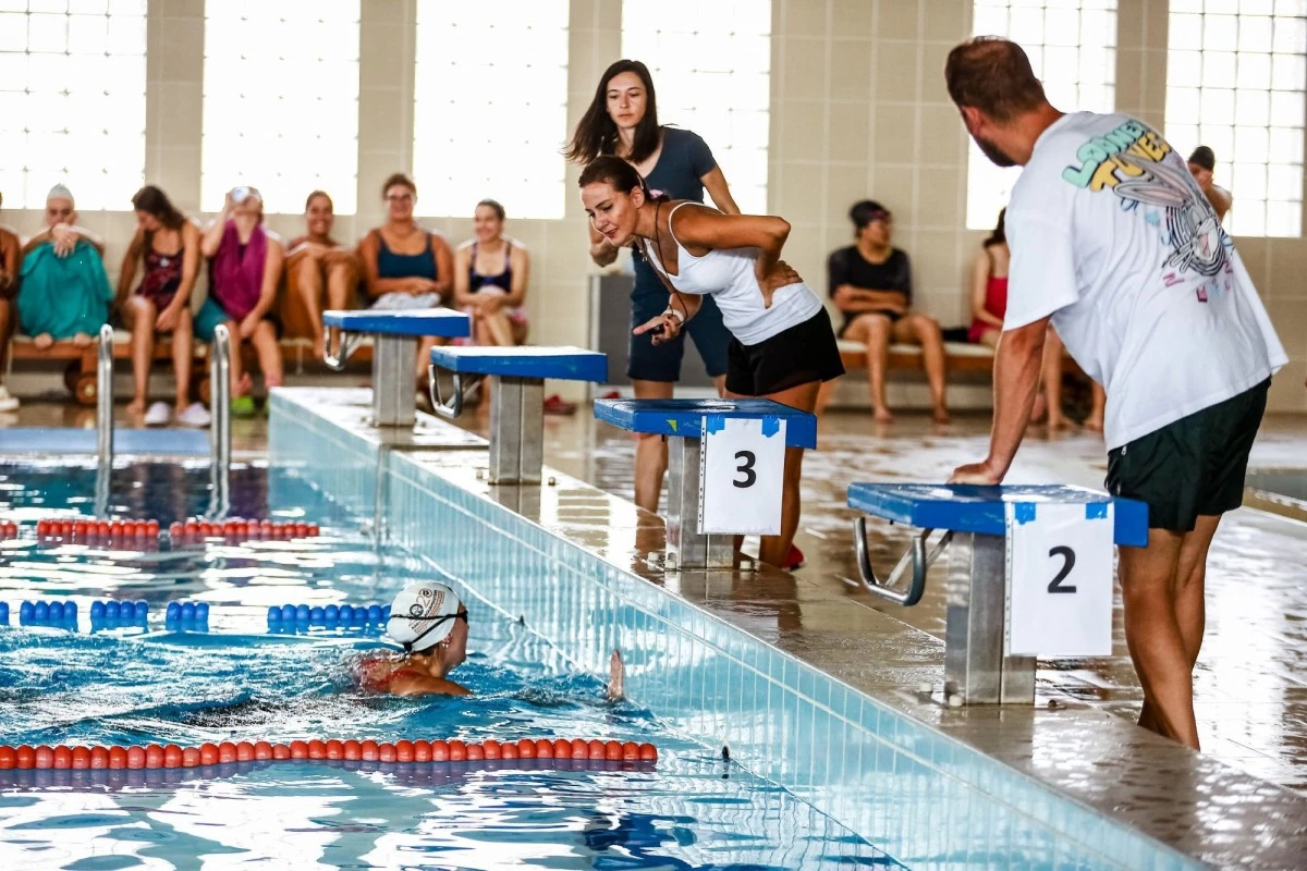 Sporcu gençler ADÜ Spor Bilimleri Fakültesi'ne kayıt olabilmek için ter döktü