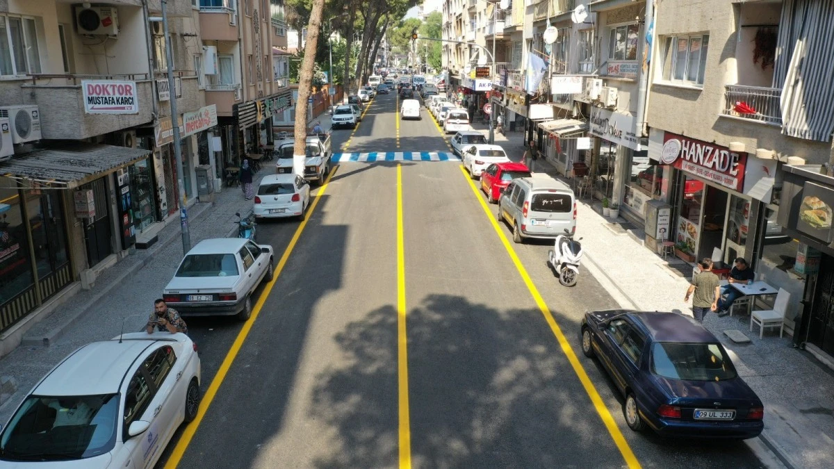 Aydın Büyükşehir Belediyesi İncirliova Türkan Saylan Caddesi'ni yeniledi