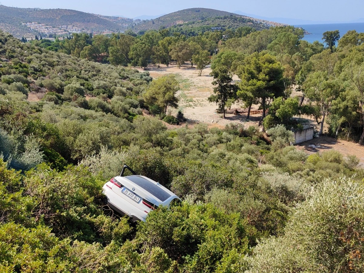 Kuşadası’nda otomobil şarampole yuvarlandı: 1 yaralı