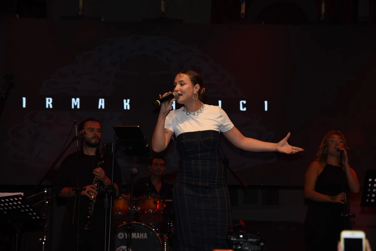 Karacasulular festivalde coştu