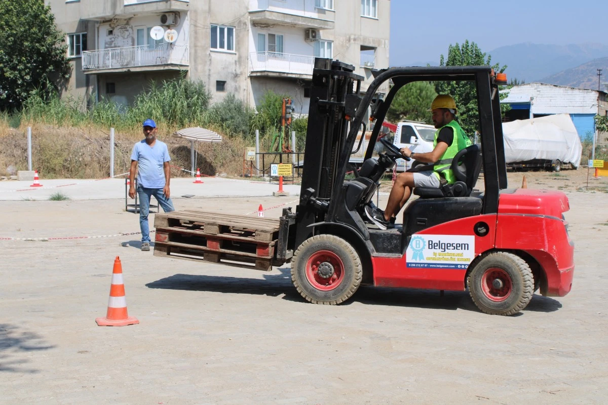 Bu kurstan belge alanlar işsiz kalmıyor