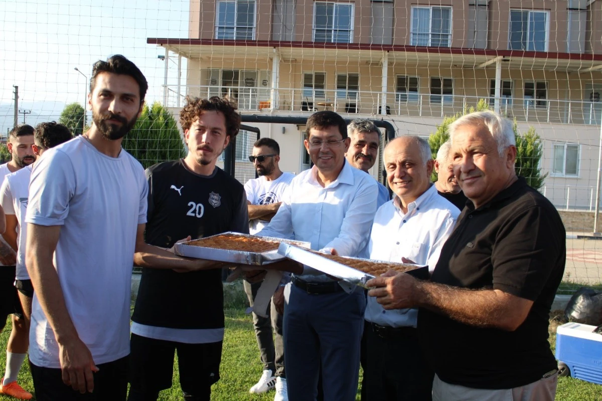 Başkan Özcan’dan Nazilli Belediyespor’a baklavalı ziyaret