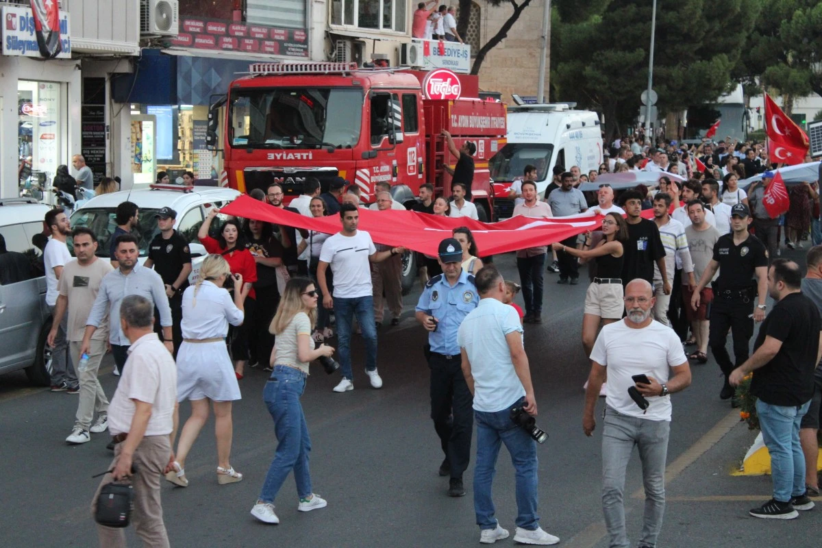 CHP Lideri Kılıçdaroğlu, Aydın’daki Zafer Yürüyüşü’ne katıldı