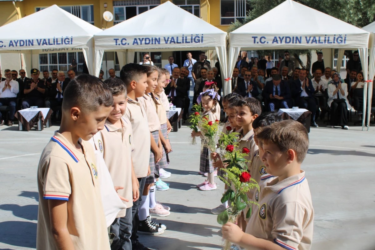 Aydın’da ilk ders zilini Vali Canbolat çaldı