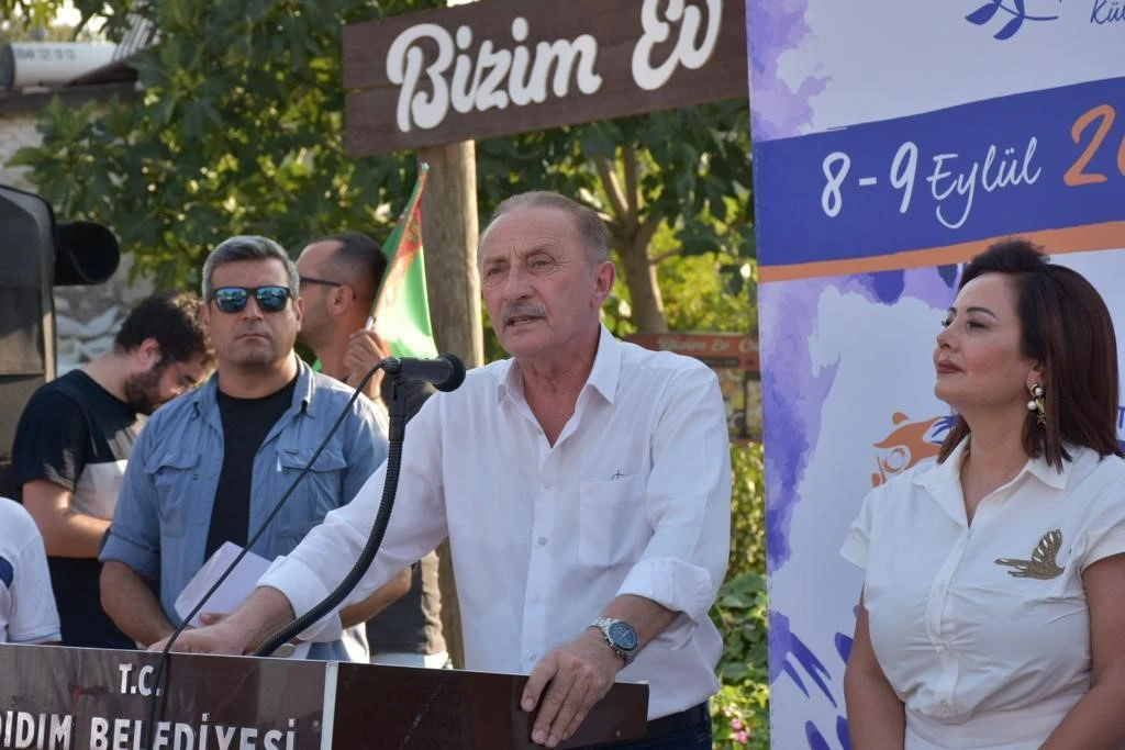 “Dünya Didim’i Seviyor” festivali renkli görüntülere sahne oldu