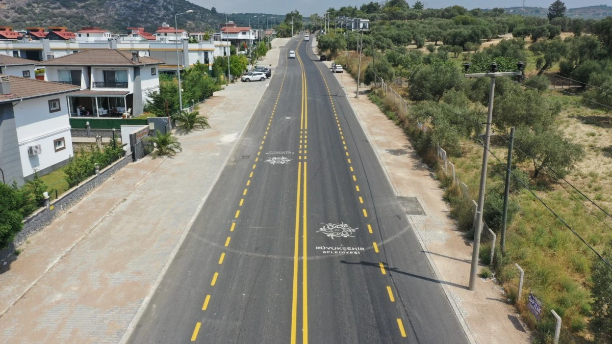 AYDIN BÜYÜKŞEHİR BELEDİYESİ AHMET PINARI CADDESİ’Nİ YENİLEDİ