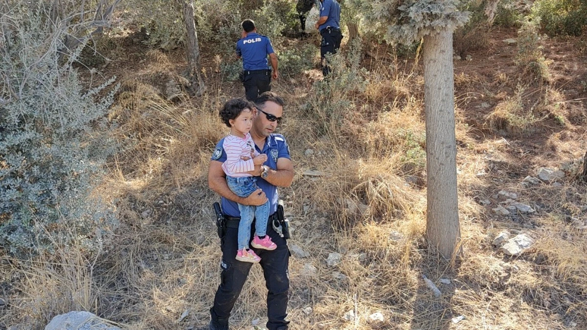 Organizatörleri beklerken karşılarında polisi buldular