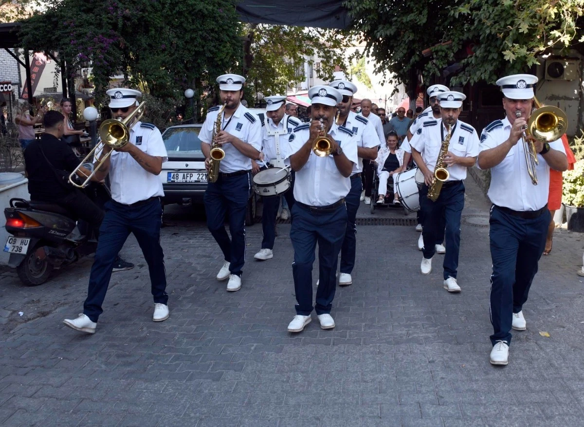 Kuşadası İkioklu Mahalle Şenliği başladı