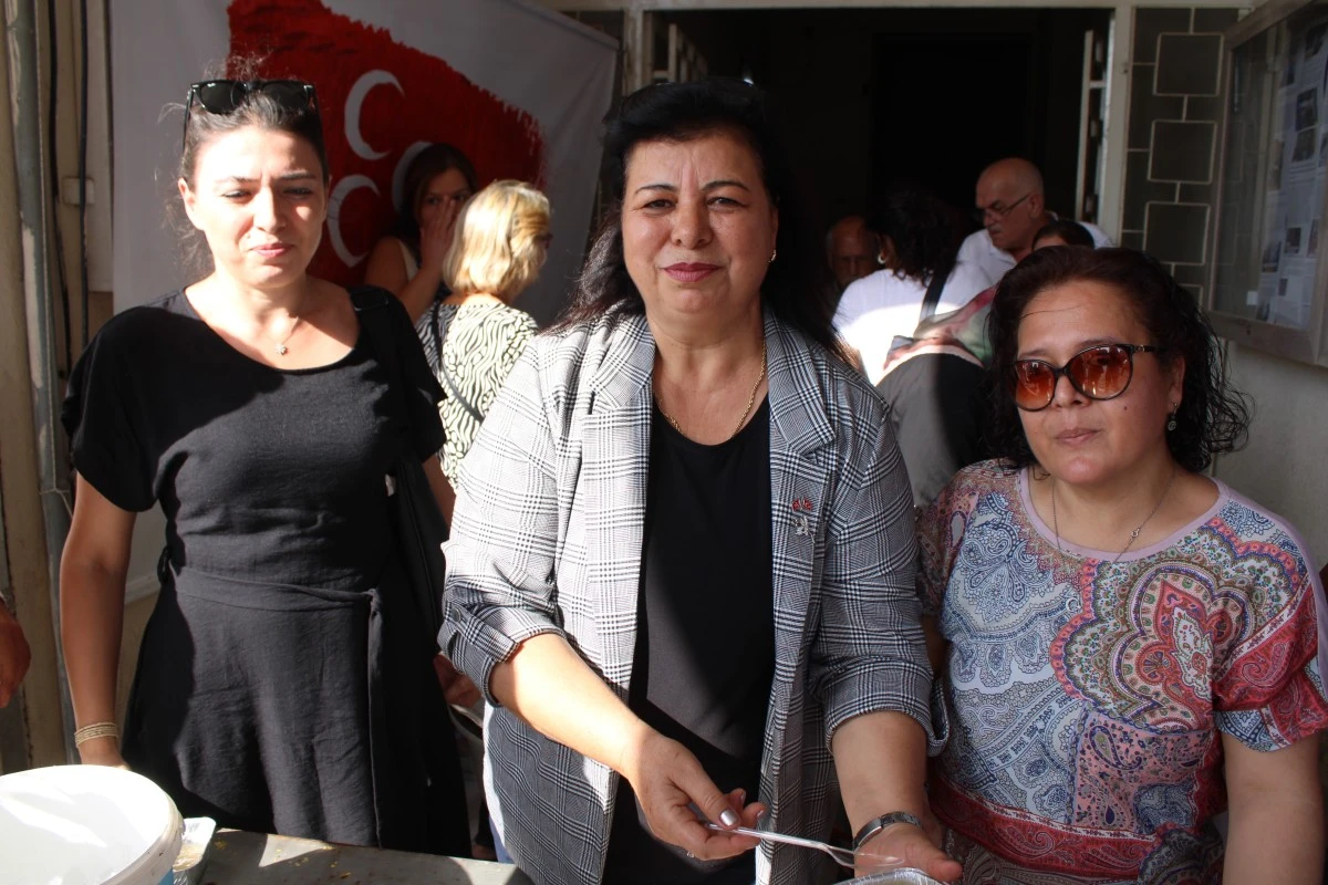 MHP’li kadınlardan aşure hayrı