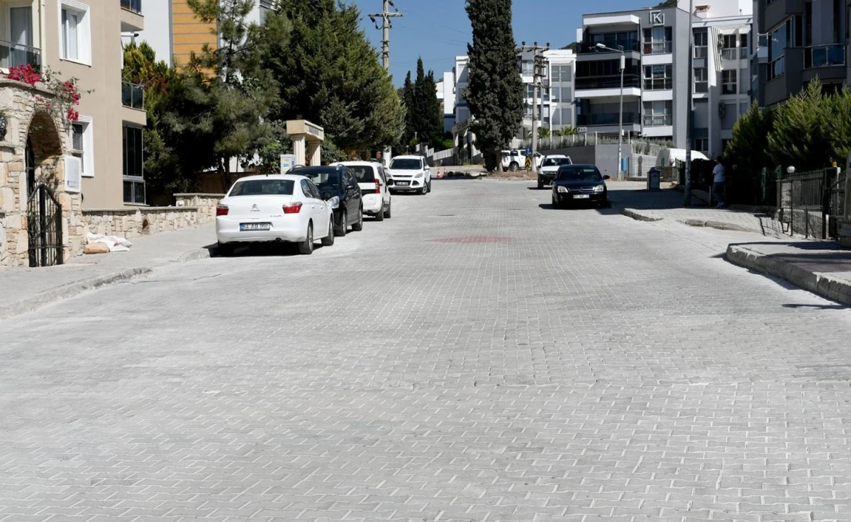 Ege Mahallesi’nin yolları yenileniyor