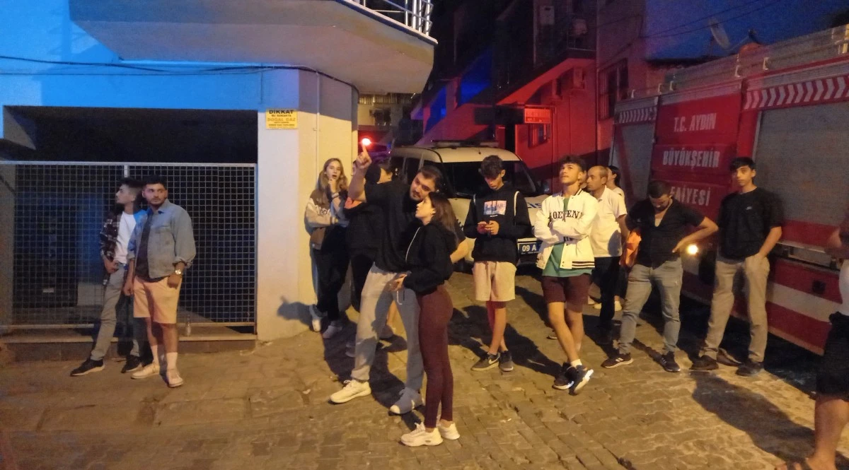Söndürmek için değil izlemek için sokağa döküldüler