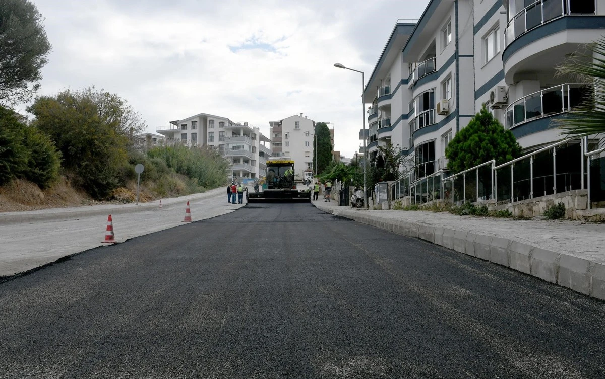 Kuşadası’nda hizmet seferberliği Ege Mahallesi ile sürüyor