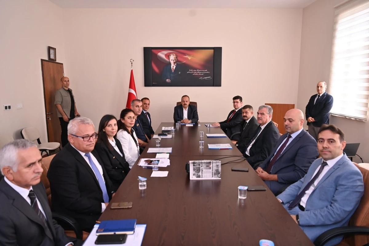 Vali Canbolat Çine ve Karpuzlu'da incelemelerde bulundu
