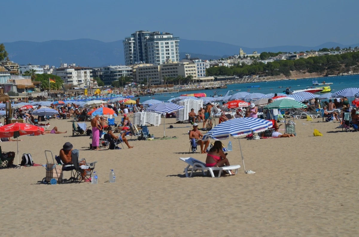 Didim’de Ekim ayında deniz keyfi sürüyor