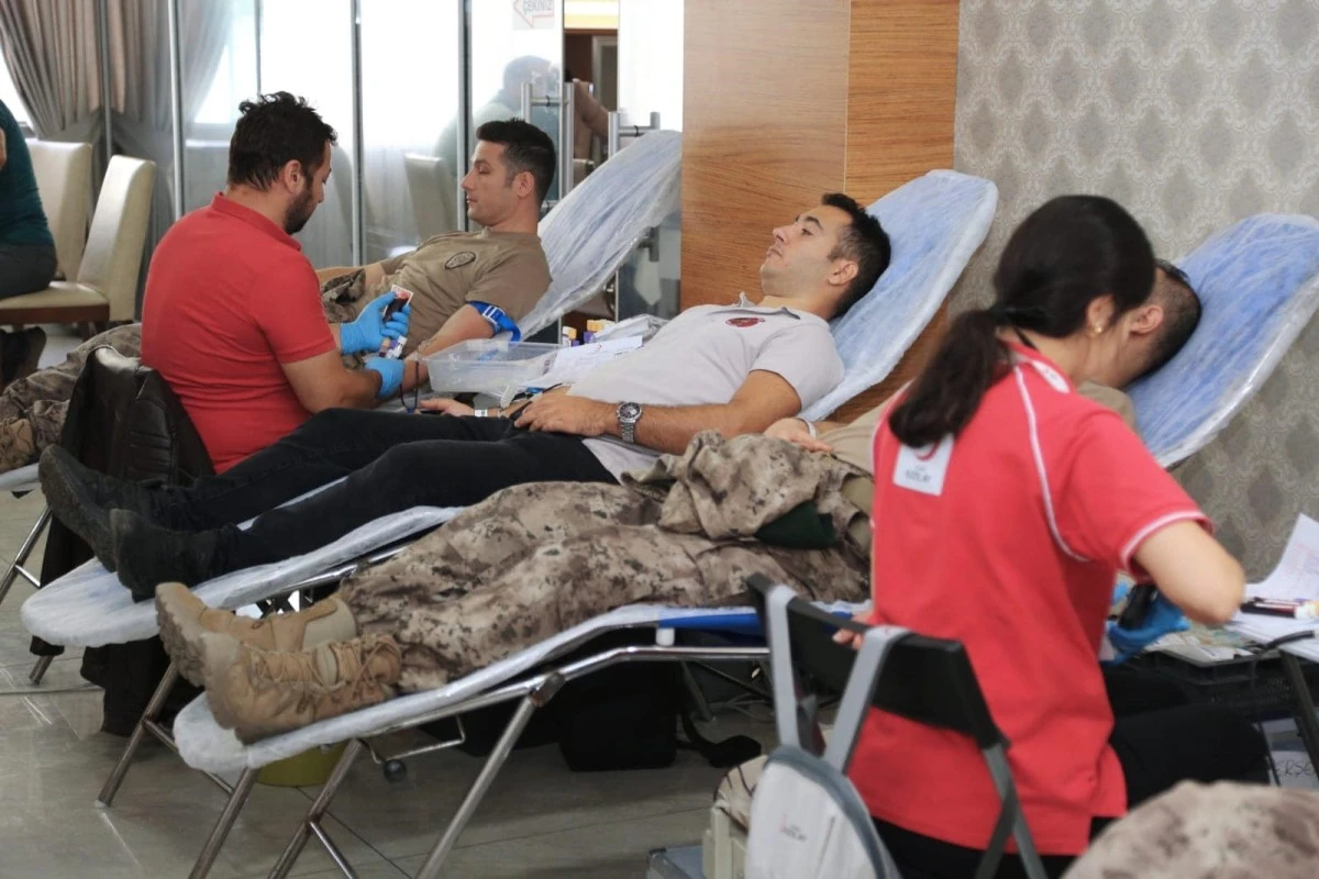Aydın’da polisler kan bağışında bulundu
