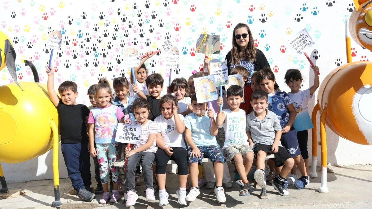 Didim'deki hayvan barınağı minik öğrencileri ağırladı