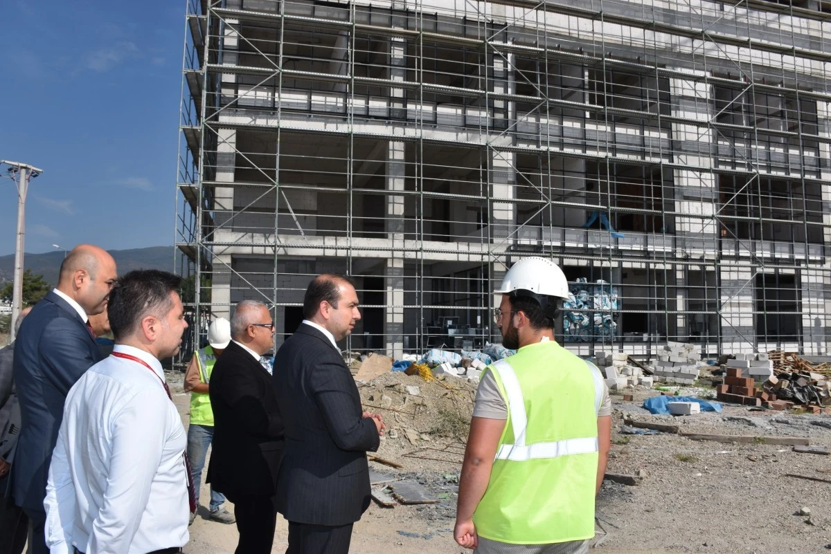 Aydın İl Sağlık Müdürü Şenkul, Çine Devlet Hastanesi inşaatında incelemelerde bulundu