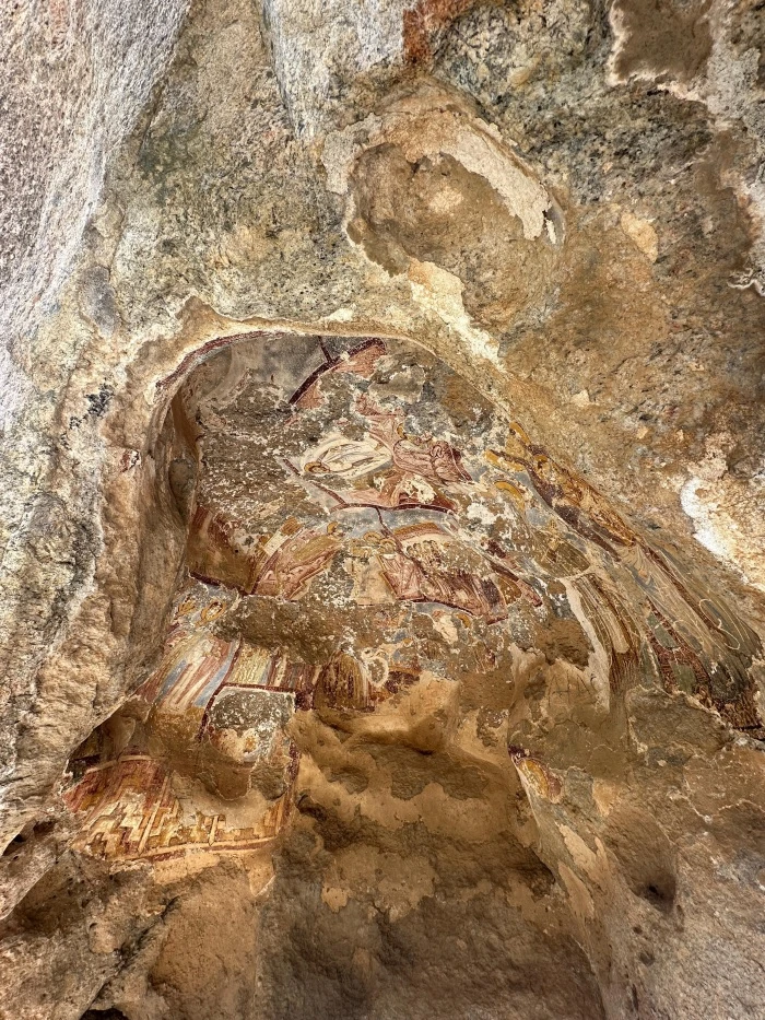 Yaklaşık 1500 yıldır ayakta olan Stylos Manastırı zamana direniyor