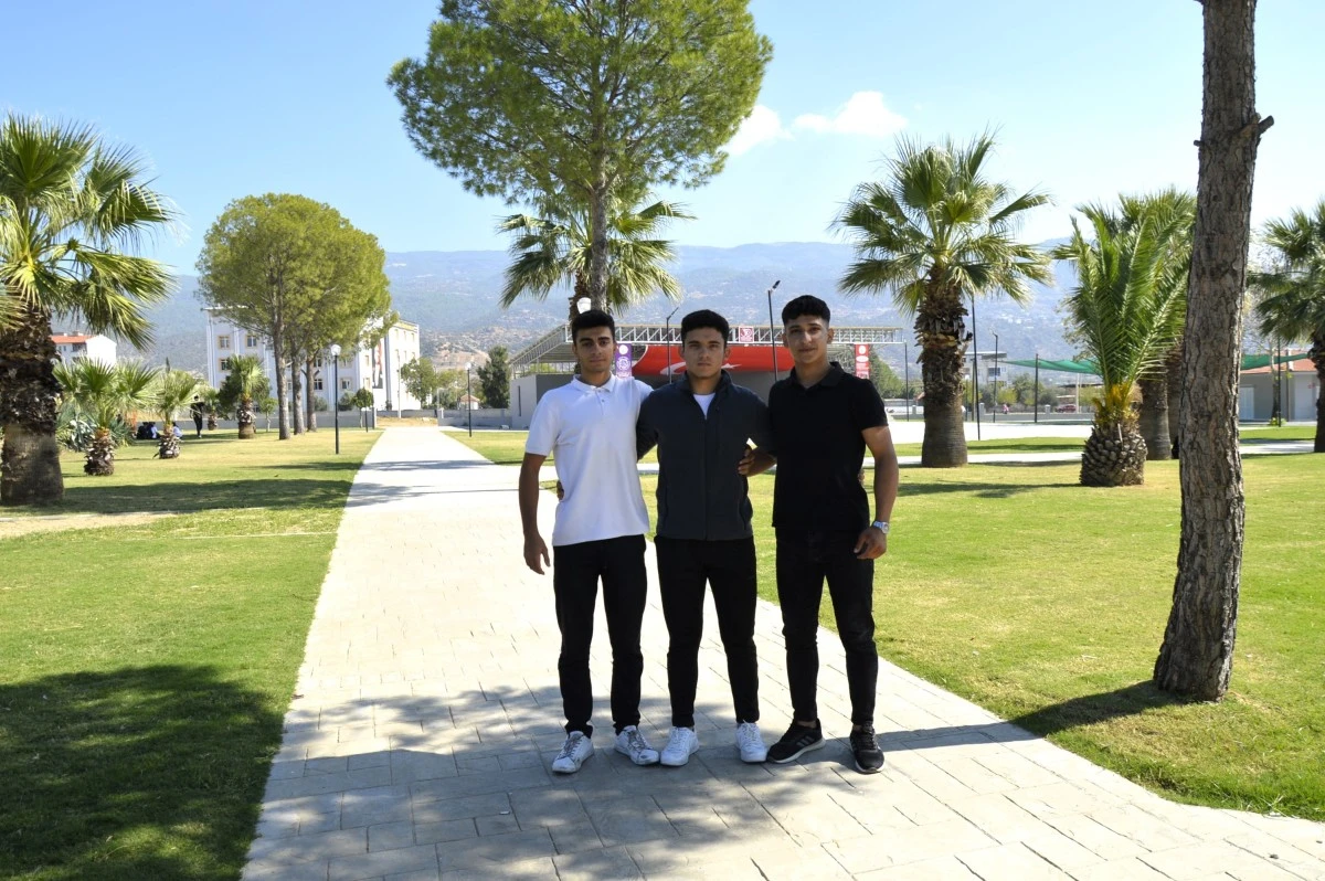 Cumhuriyet Parkı, Çineli öğrencilerin buluşma noktası oldu