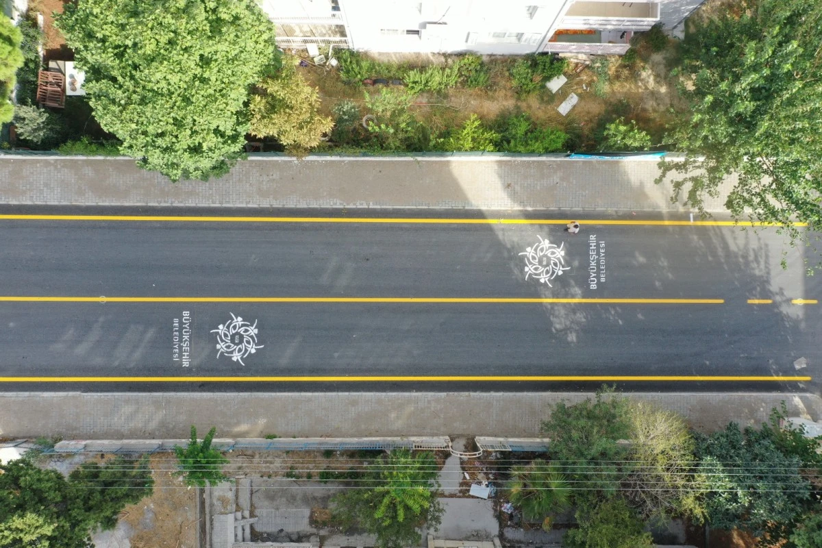 AYDIN BÜYÜKŞEHİR BELEDİYESİ SÖKE MİLLİ EGEMENLİK CADDESİ’Nİ BAŞTAN SONA YENİLEDİ