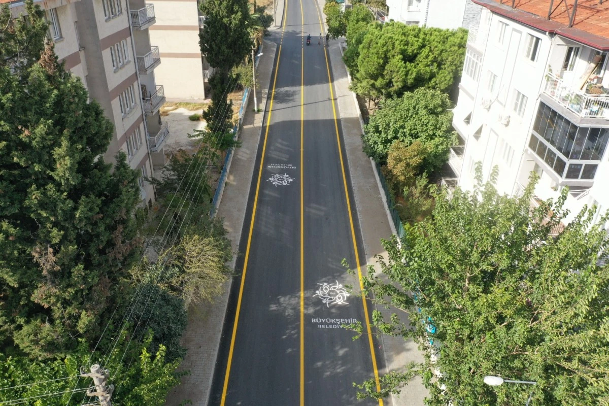 AYDIN BÜYÜKŞEHİR BELEDİYESİ SÖKE MİLLİ EGEMENLİK CADDESİ’Nİ BAŞTAN SONA YENİLEDİ