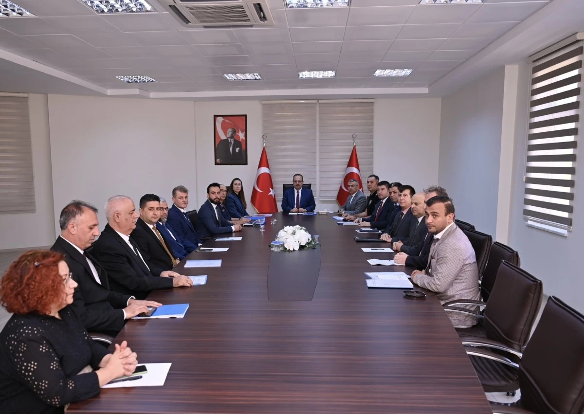 Aydın Valisi Canbolat Köşk'teki çalışmaları yerinde inceledi