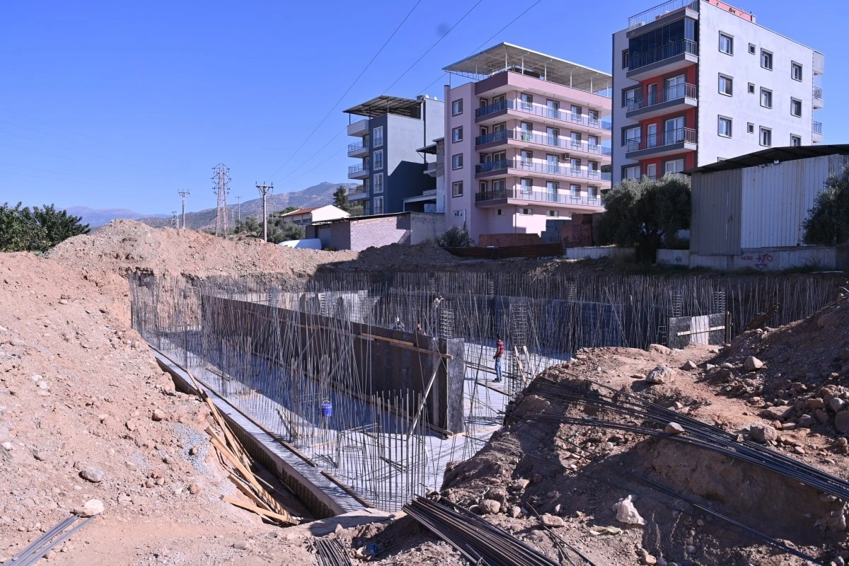 Aydın Valisi Canbolat Köşk'teki çalışmaları yerinde inceledi