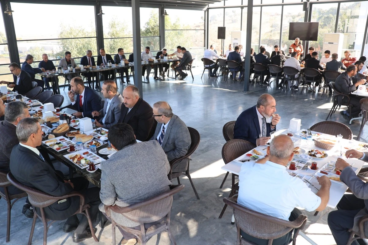 Başkan Kaplan din görevlileri ile kahvaltıda buluştu