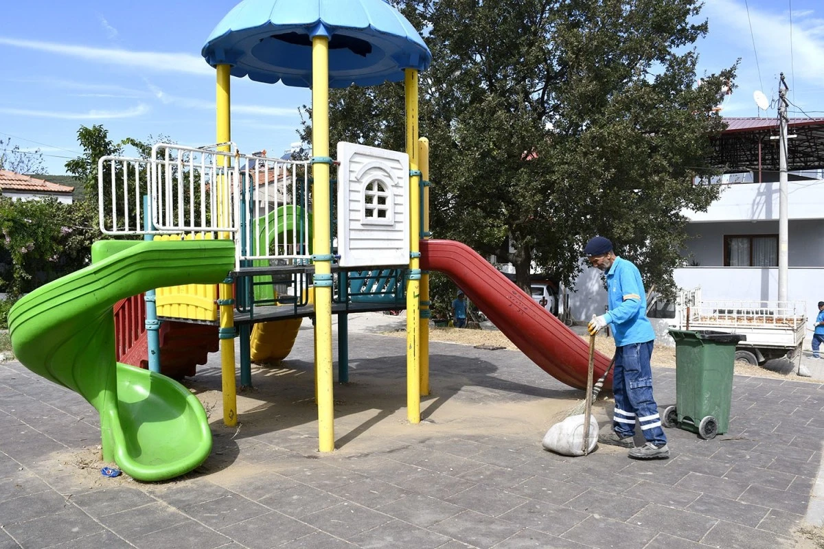 Kuşadası Belediyesi temizlik çalışmalarına hız verdi