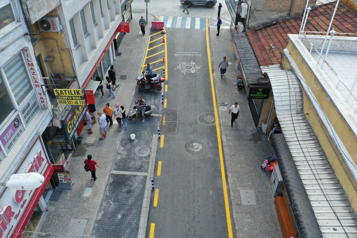 İSTASYON CADDESİ’NE BÜYÜKŞEHİR’DEN ALTIN DOKUNUŞ