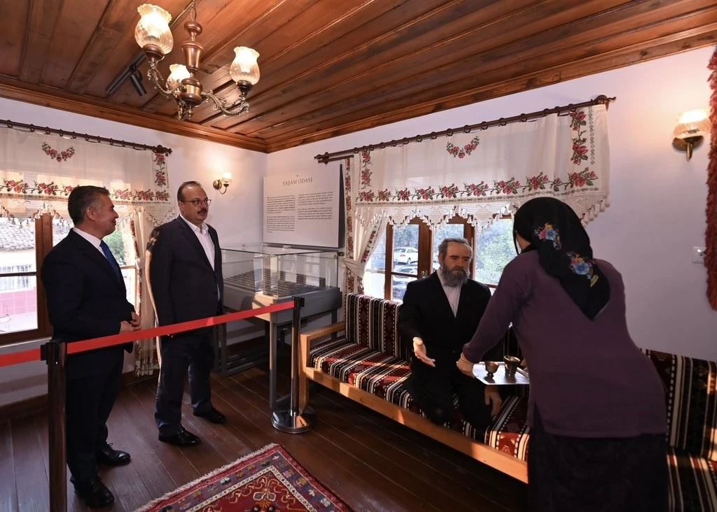 Aydın Valisi Canbolat, Buharkent'teki çalışmaları yerinde inceledi