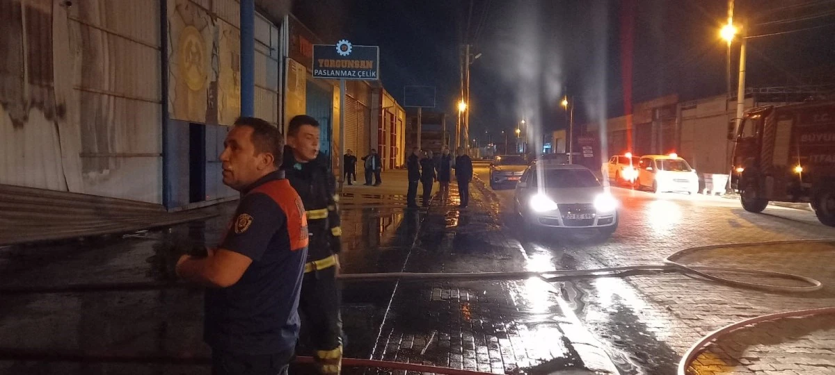 Aydın’daki yangında üç iş yeri zarar gördü