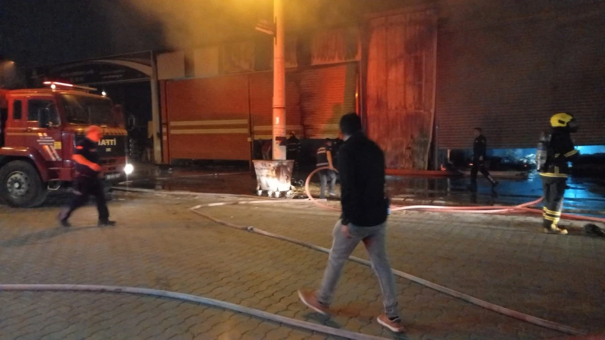 Aydın’daki yangında üç iş yeri zarar gördü