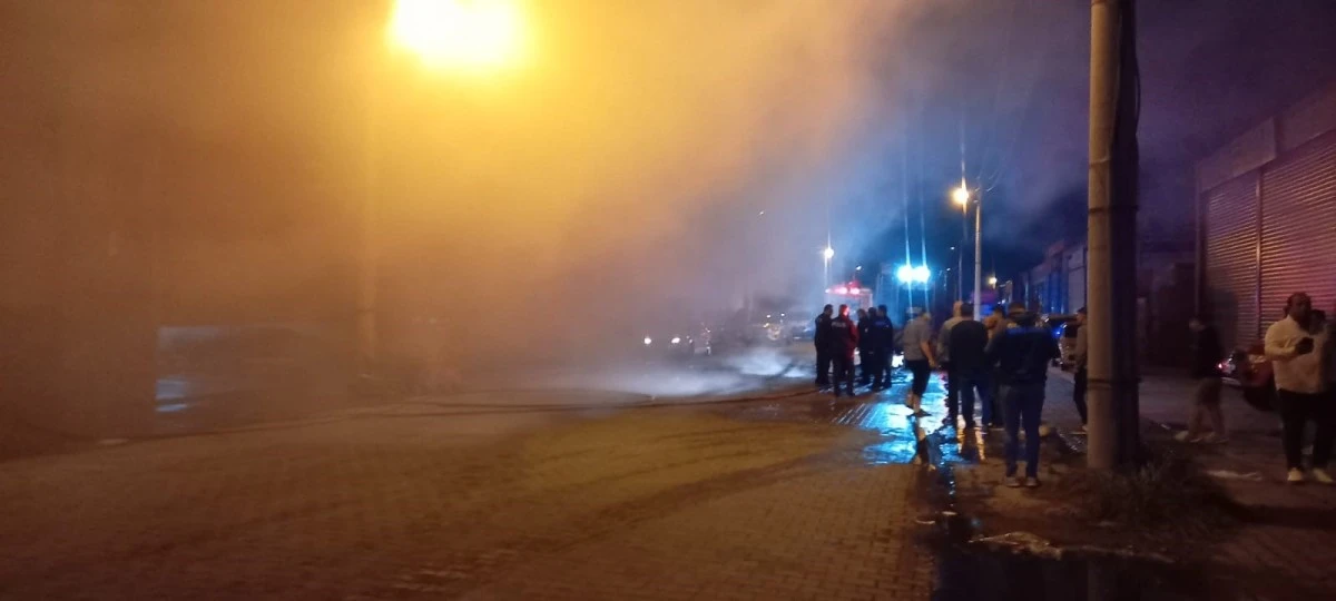 Aydın’daki yangında üç iş yeri zarar gördü