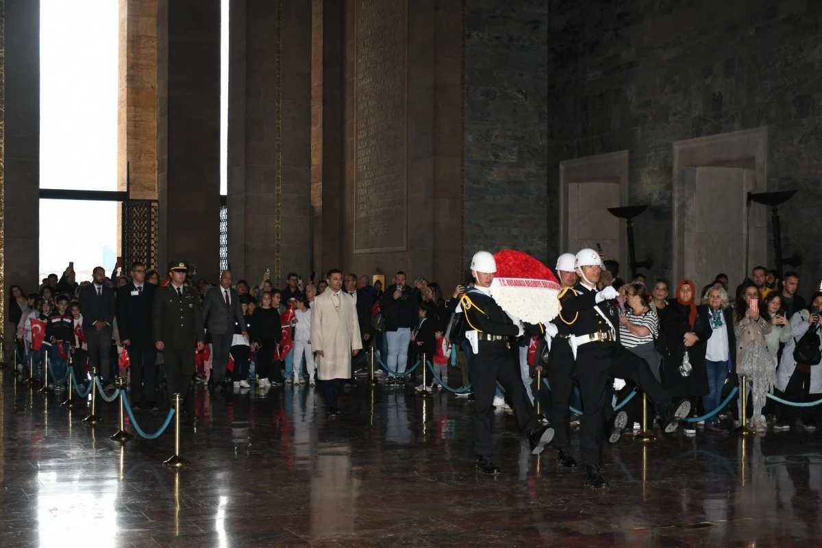 Başkan Günel 100 çocukla birlikte Anıtkabir'i ziyaret etti