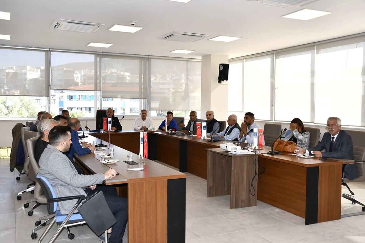 Kuşadası’nda Muhtarlar Günü için tören düzenlendi