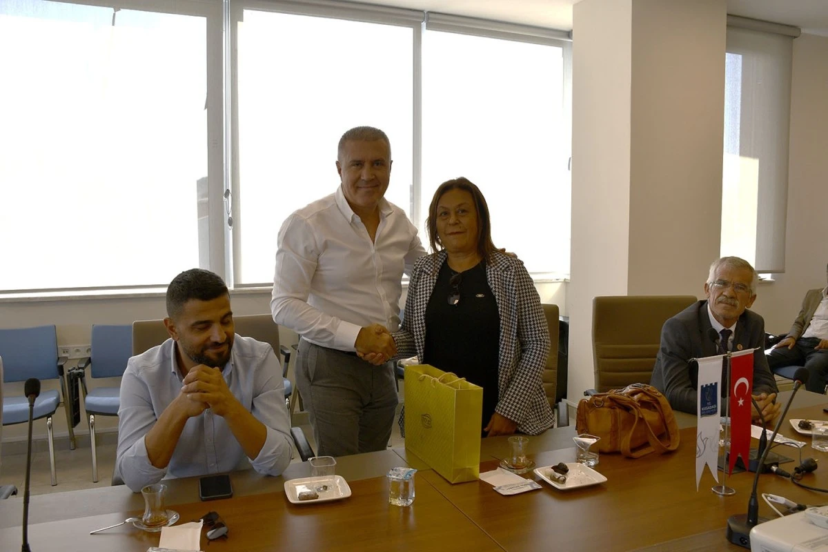 Kuşadası’nda Muhtarlar Günü için tören düzenlendi