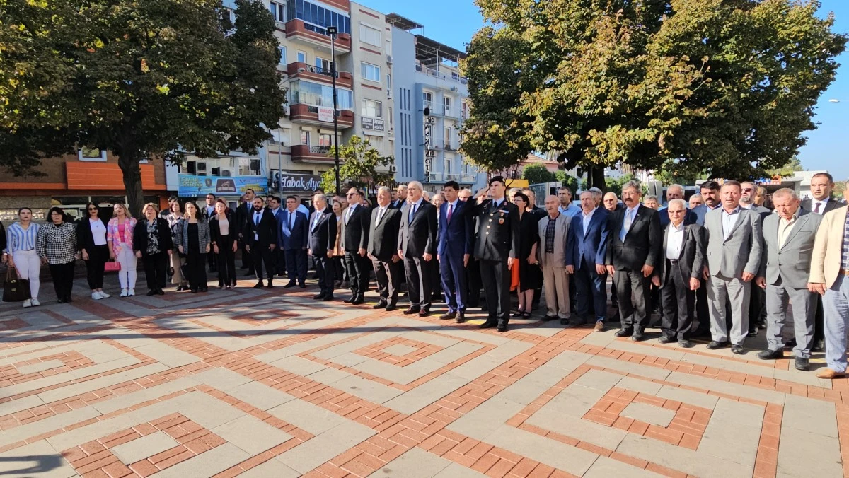 İlk kadın muhtar Gül Esin mezarı başında anıldı