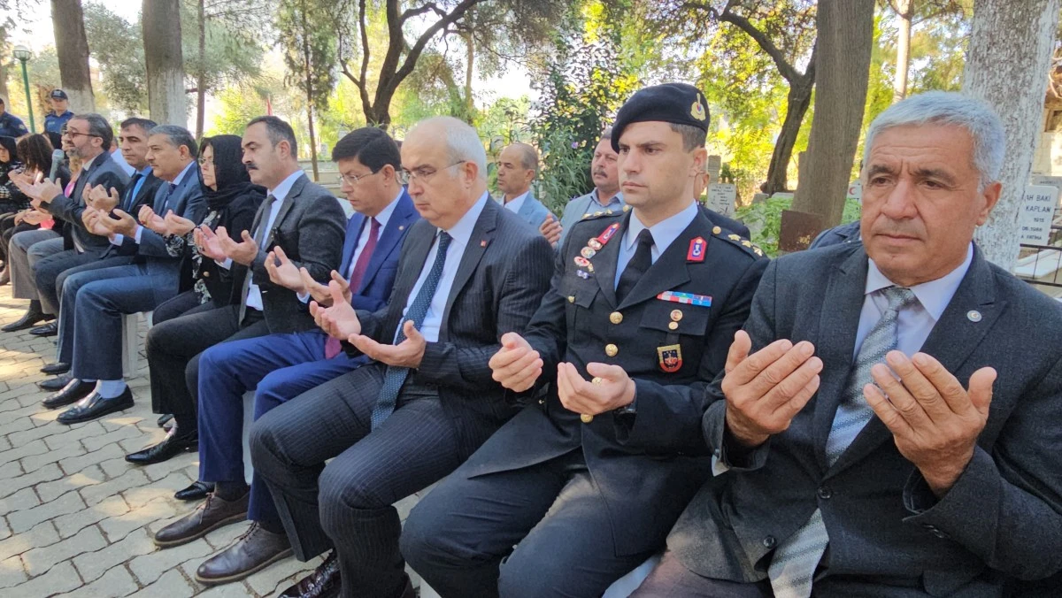 İlk kadın muhtar Gül Esin mezarı başında anıldı