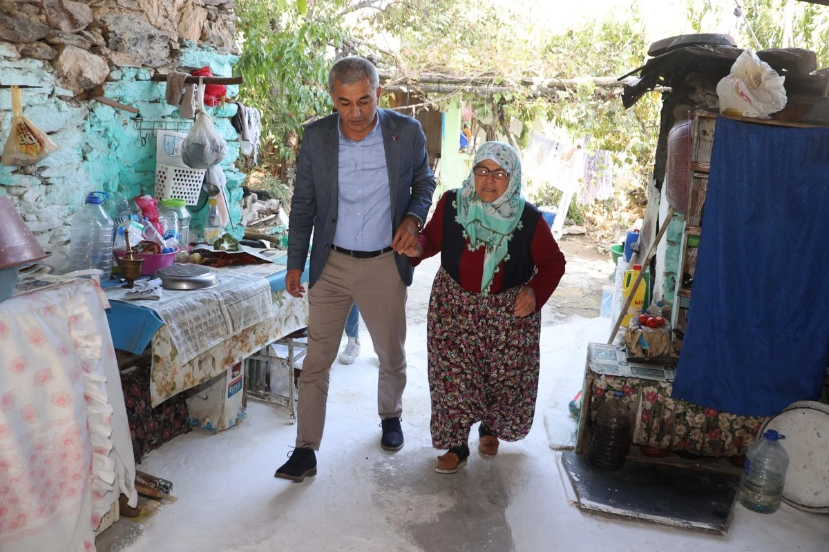 Başkan Kaplan'dan yaşlı çınarlara doğum günü sürprizi