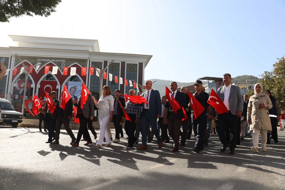 Koçarlı’da Cumhuriyet korteji renkli görüntülere sahne oldu