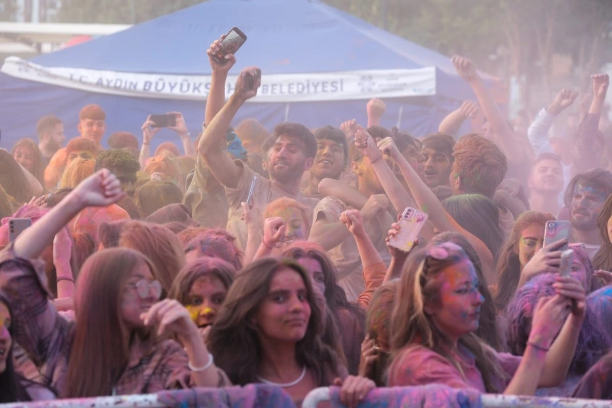 Aydınfest büyük bir coşkuyla başladı